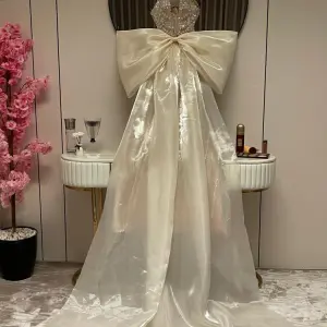 فستان عذبه