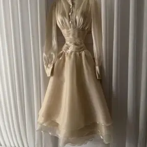 فستان عواطف